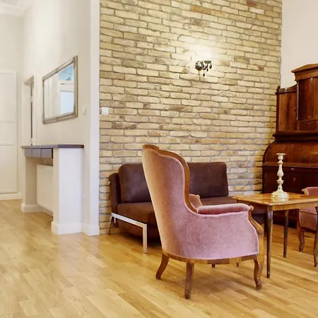4br , 3bhr With Ac At The Opera Budapest